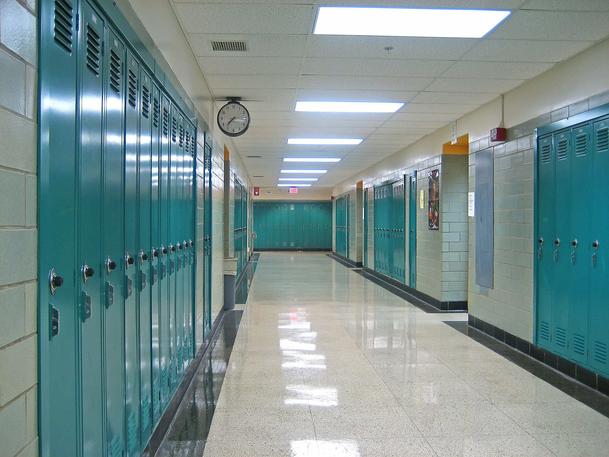 hallway cleaned by a school cleaning arlington heights company
